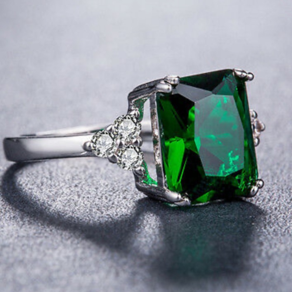 NEW 925 Sterling Silver Green Stone Ring - Picture 2 of 5